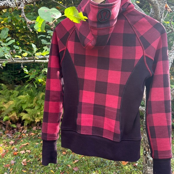 Lululemon Scuba Hoodie II
Mini Camp Check Printed Heathered Cranberry Black 2 - Picture 15 of 16